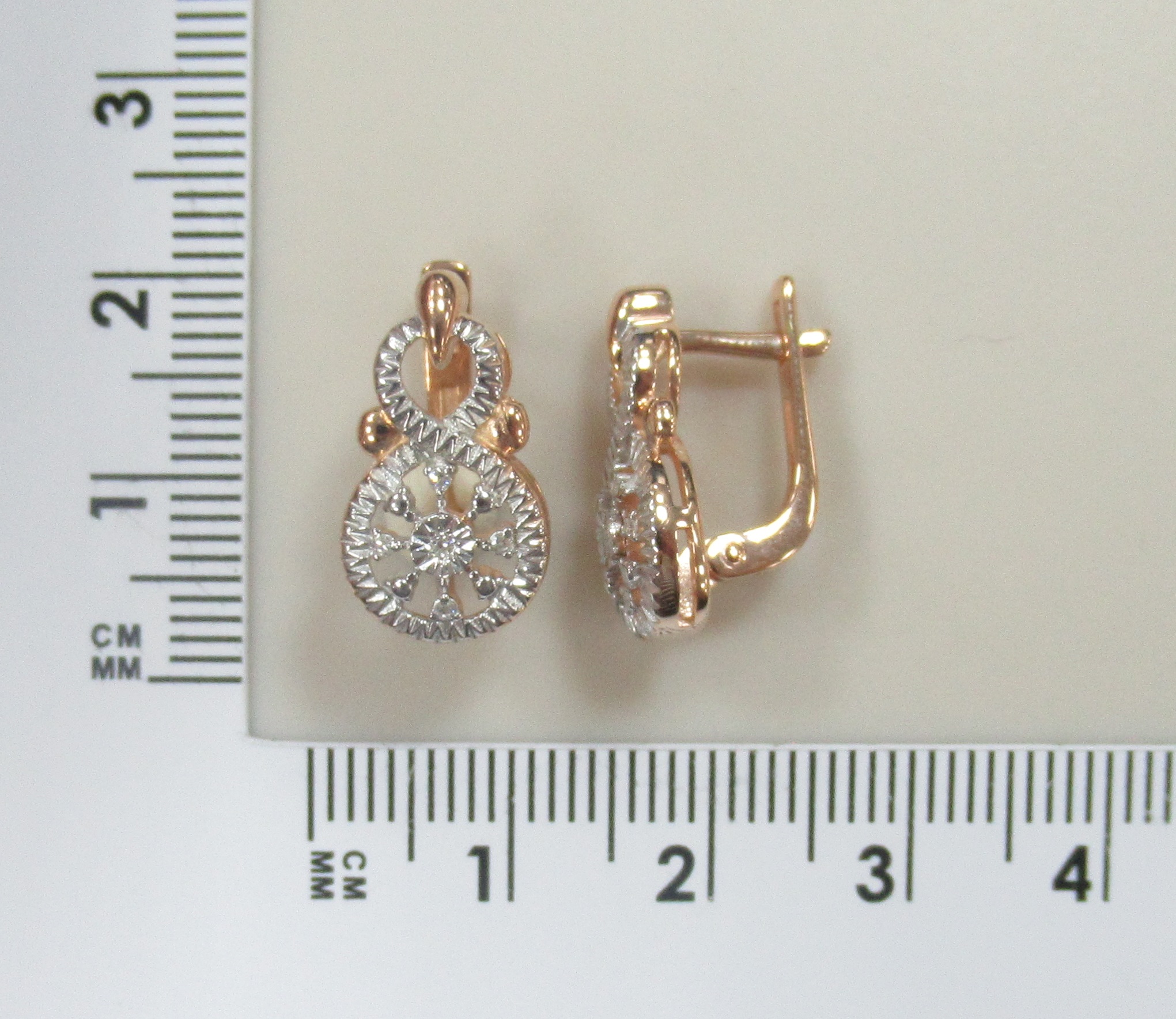 Серебряные серьги с бриллиантами